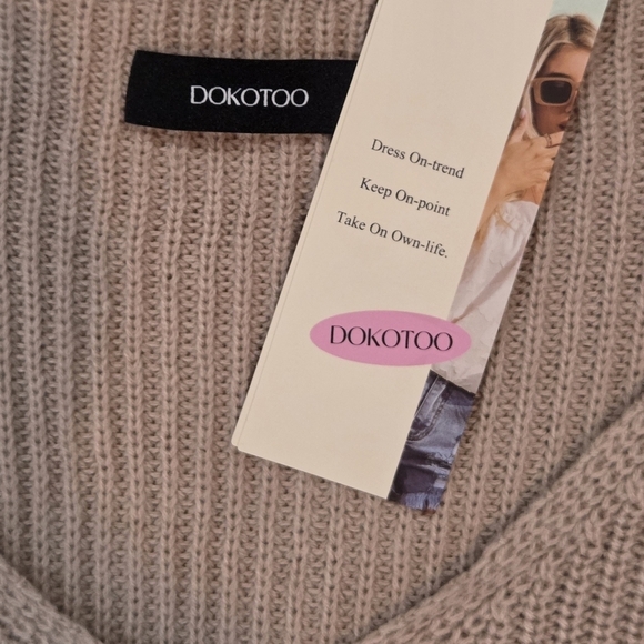 Dokotoo Women's Tan Striped Lightweight Knit Sweater Size L NWT - Picture 6 of 8